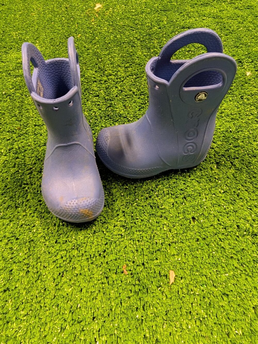 Blue kids Crocs rain boots - size C6